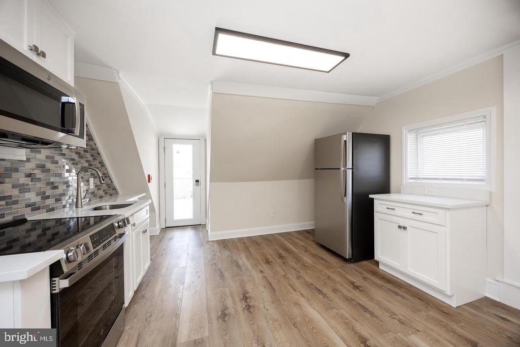 325 W Barnard Street W - Photo 40