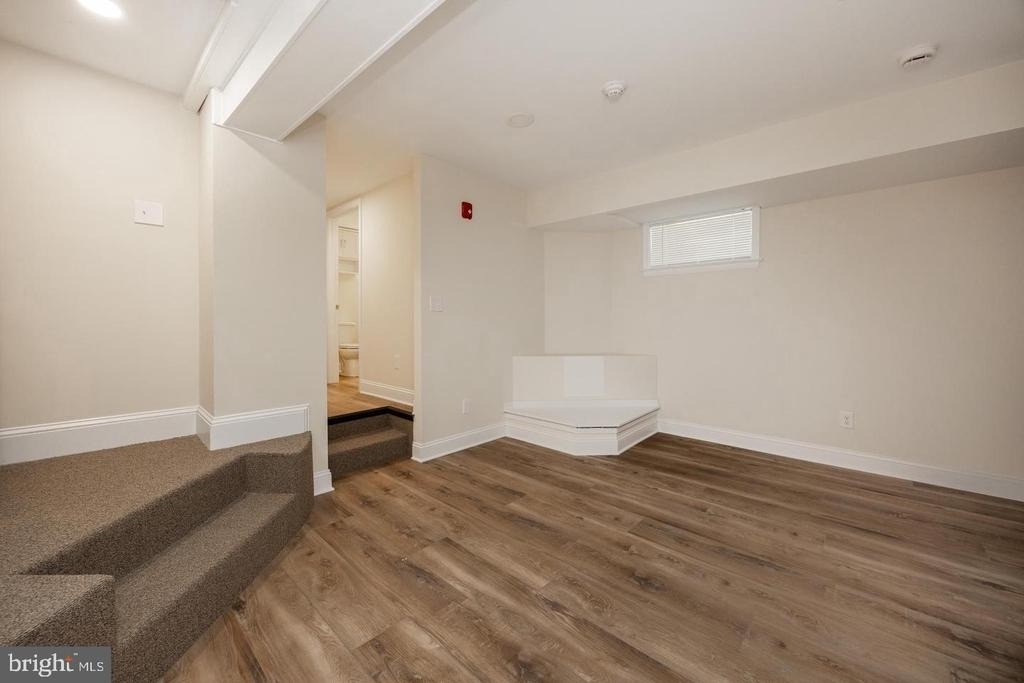 325 W Barnard Street W - Photo 19