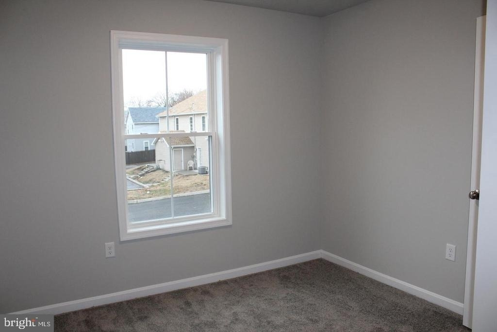 644 N College Street - Photo 6