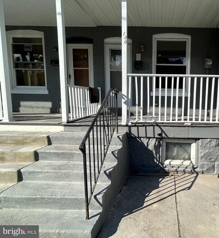 130 W Ingham Avenue - Photo 0