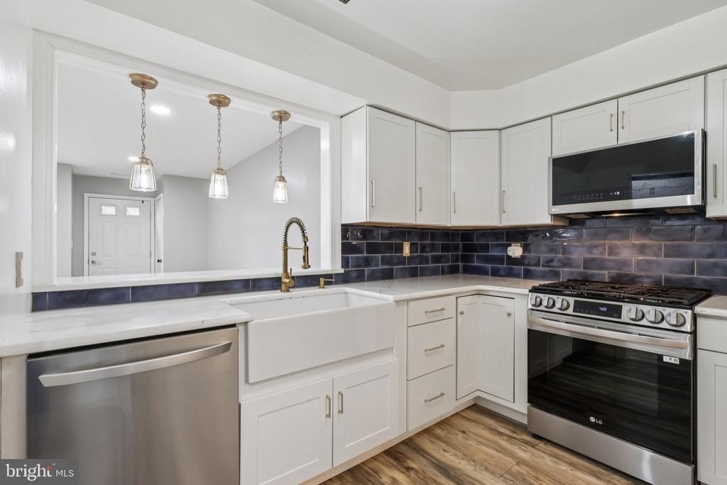 165 Wyndham Place - Photo 9