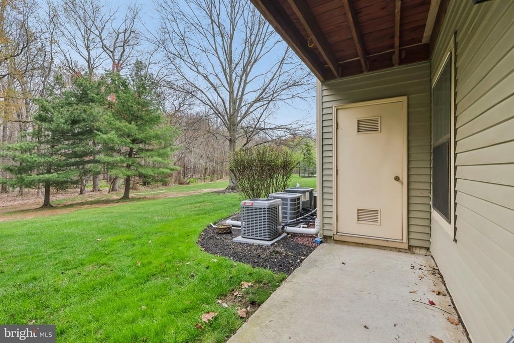 165 Wyndham Place - Photo 28