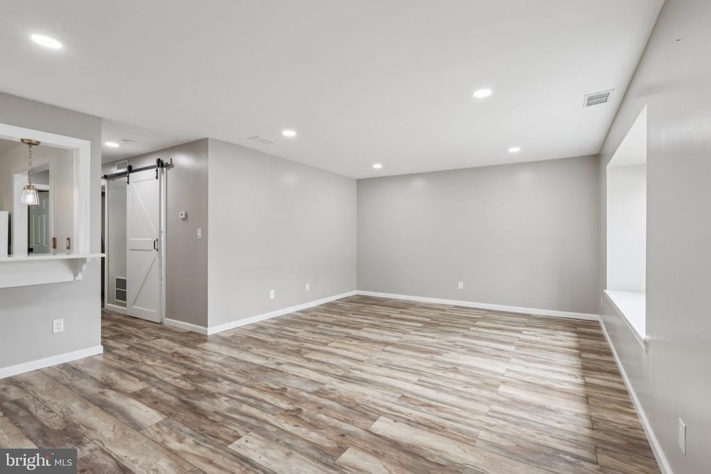 165 Wyndham Place - Photo 4