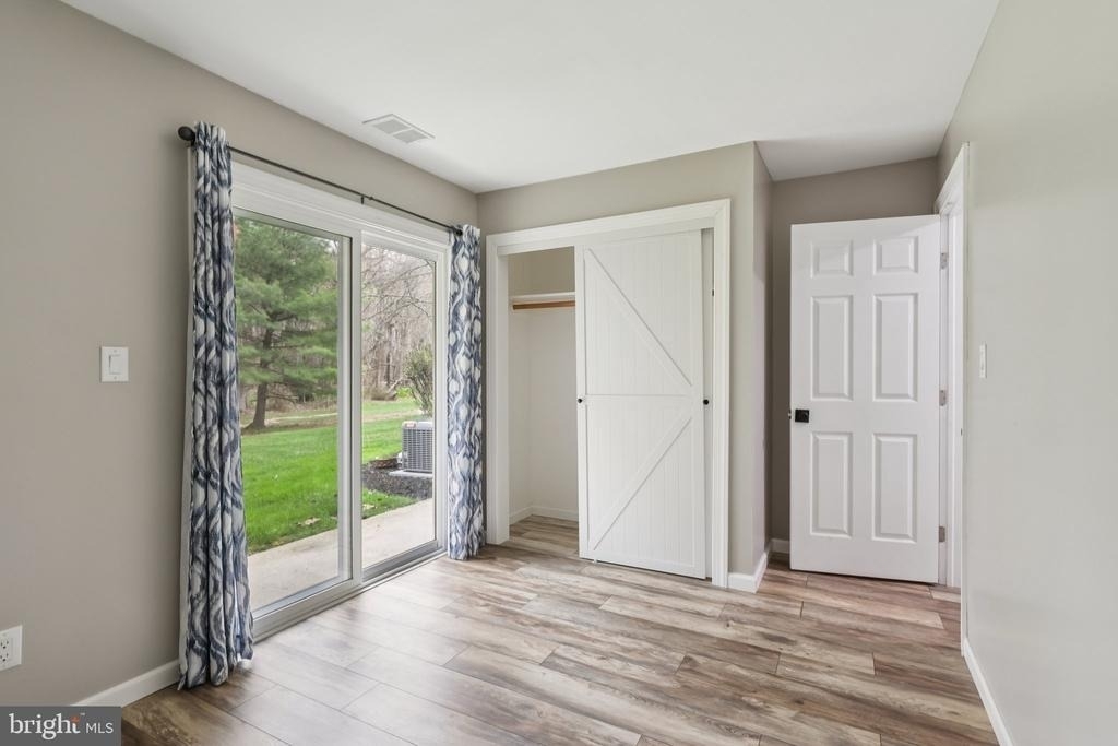 165 Wyndham Place - Photo 14