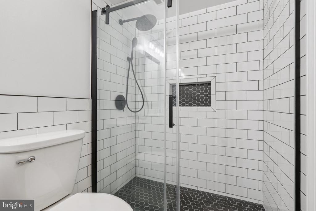 165 Wyndham Place - Photo 27