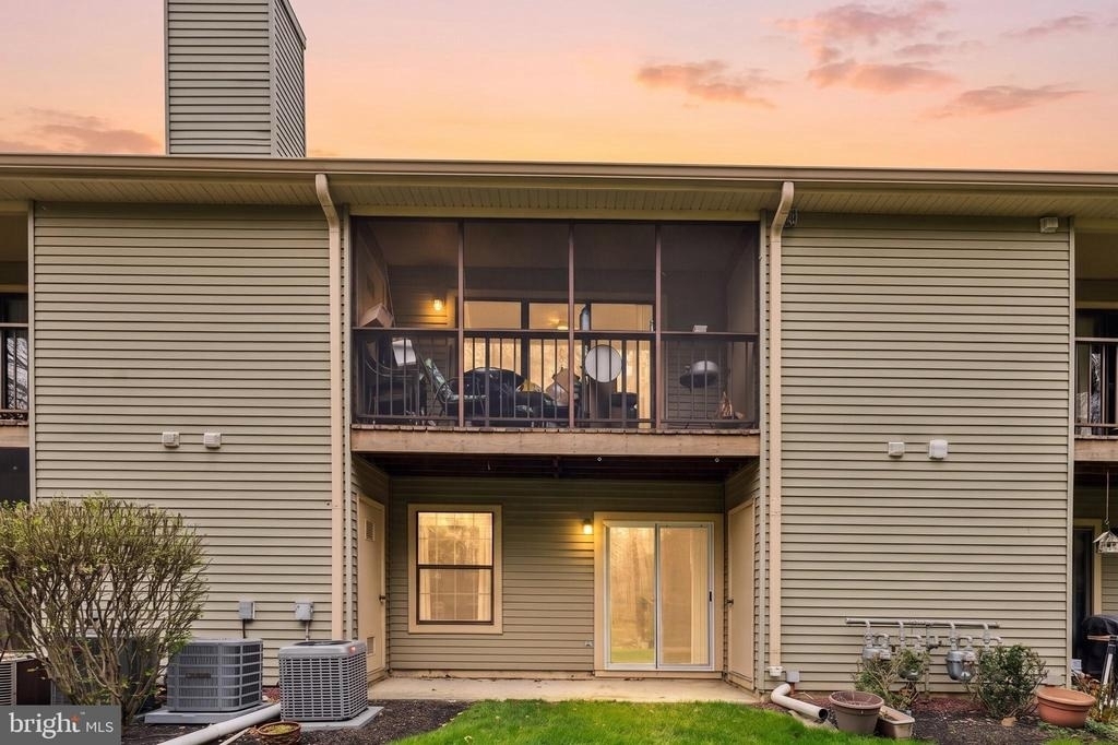 165 Wyndham Place - Photo 32