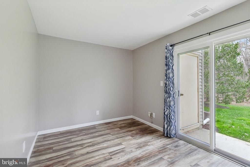165 Wyndham Place - Photo 13