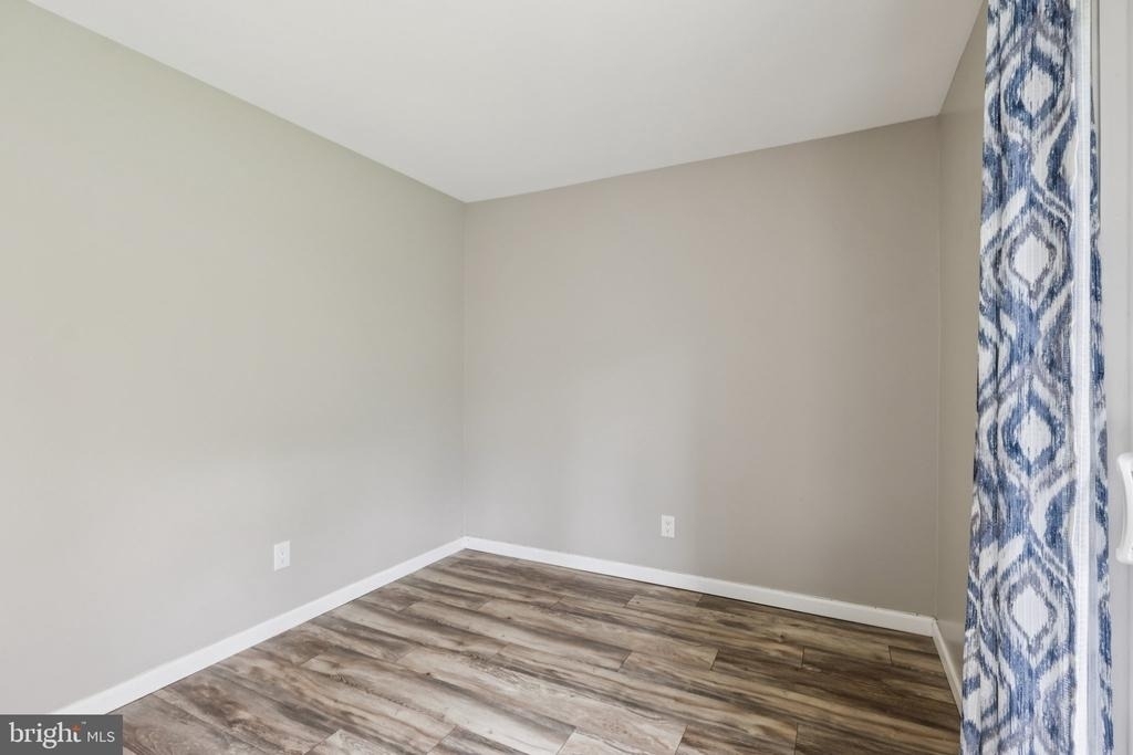 165 Wyndham Place - Photo 17
