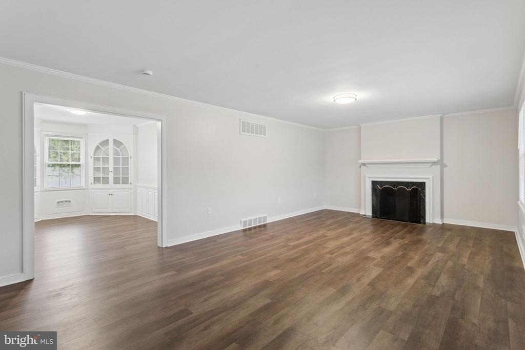 127 Bell Avenue - Photo 2