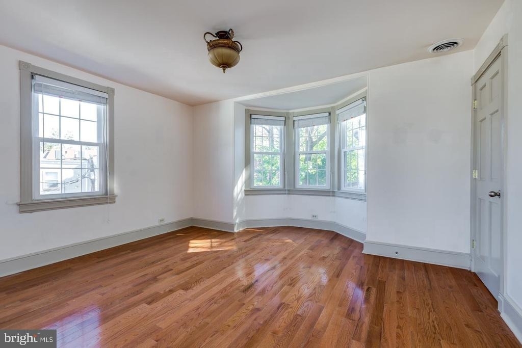 21 Ellis Street - Photo 2