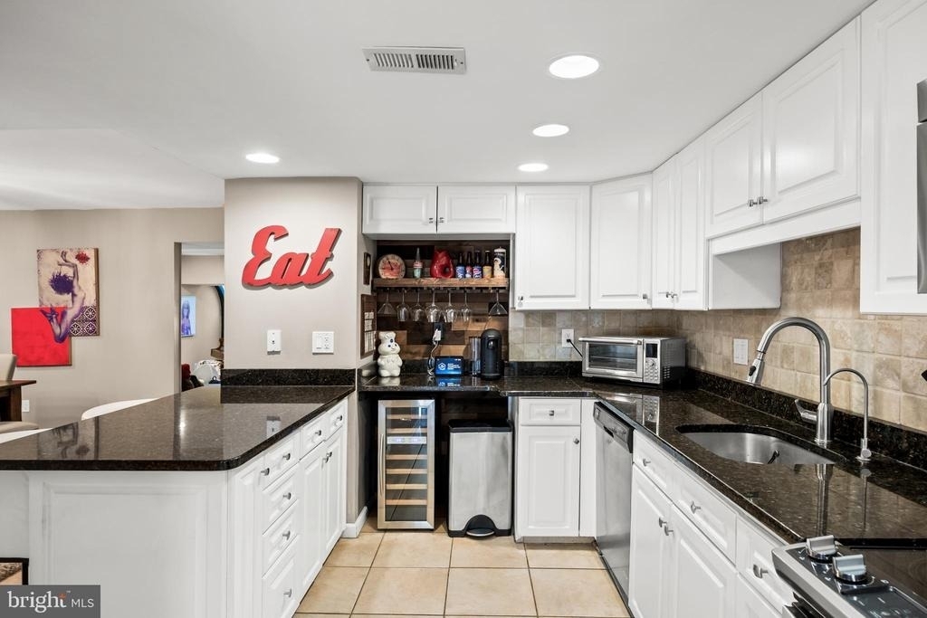 1410 Chanticleer - Photo 12