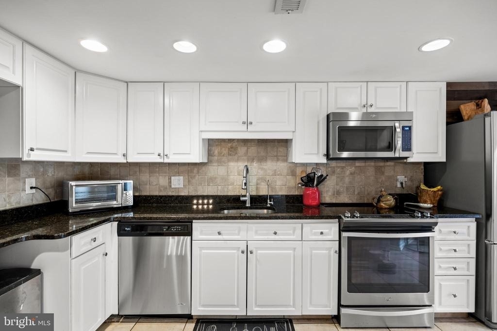 1410 Chanticleer - Photo 10
