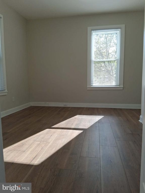 115 E 2nd Street - Photo 18