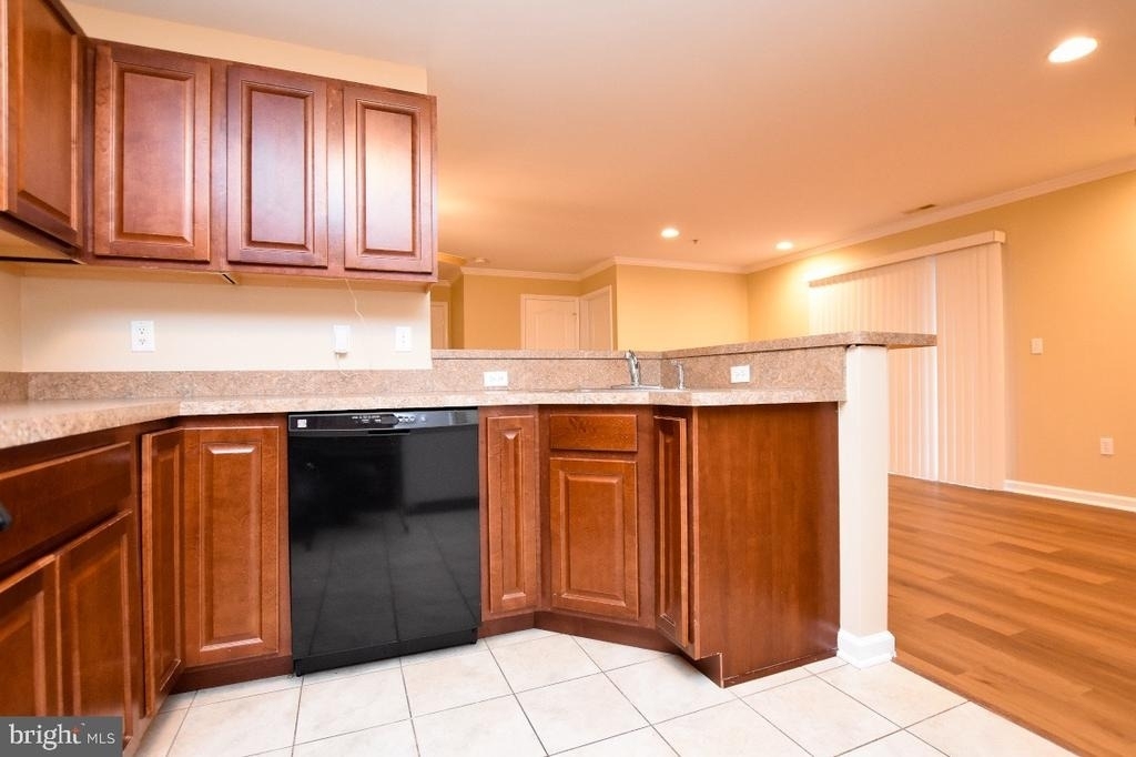 342 Nicholas - Photo 9