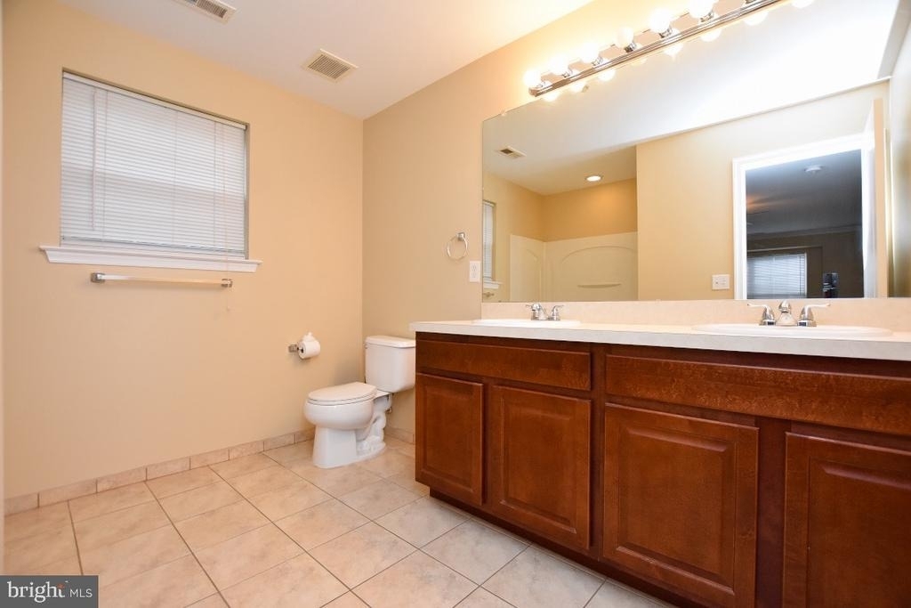 342 Nicholas - Photo 18
