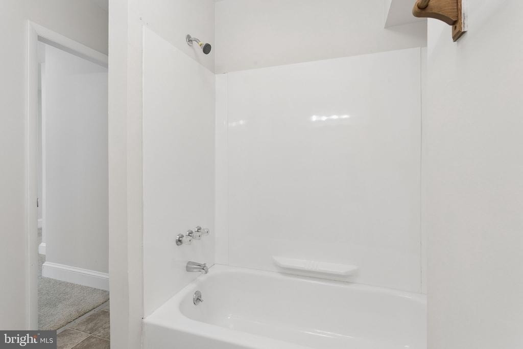 407 Cinnaminson Avenue - Photo 11