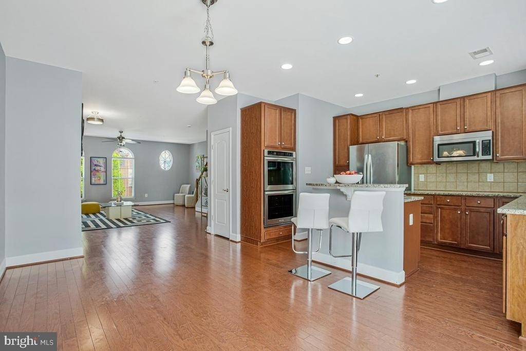 505 Jurgensen Pl - Photo 8