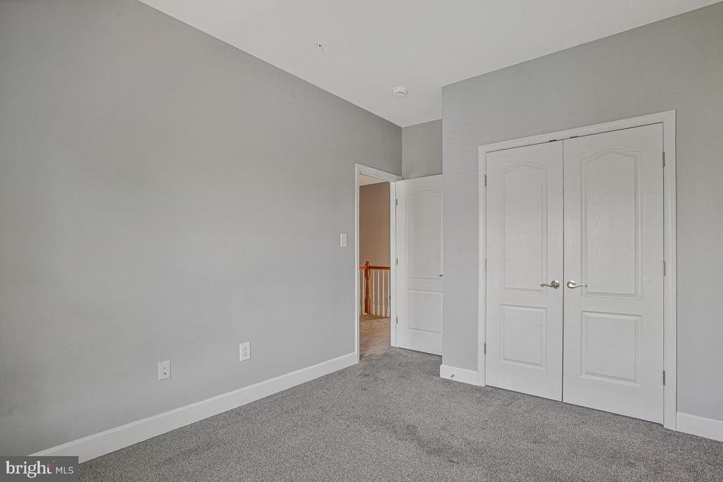 505 Jurgensen Pl - Photo 24