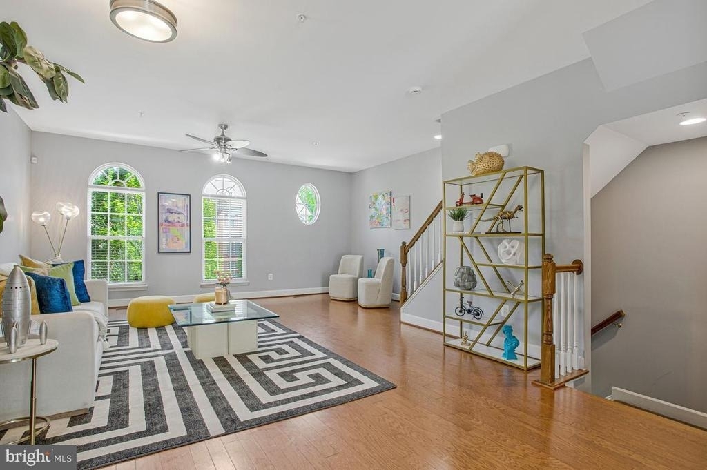 505 Jurgensen Pl - Photo 7