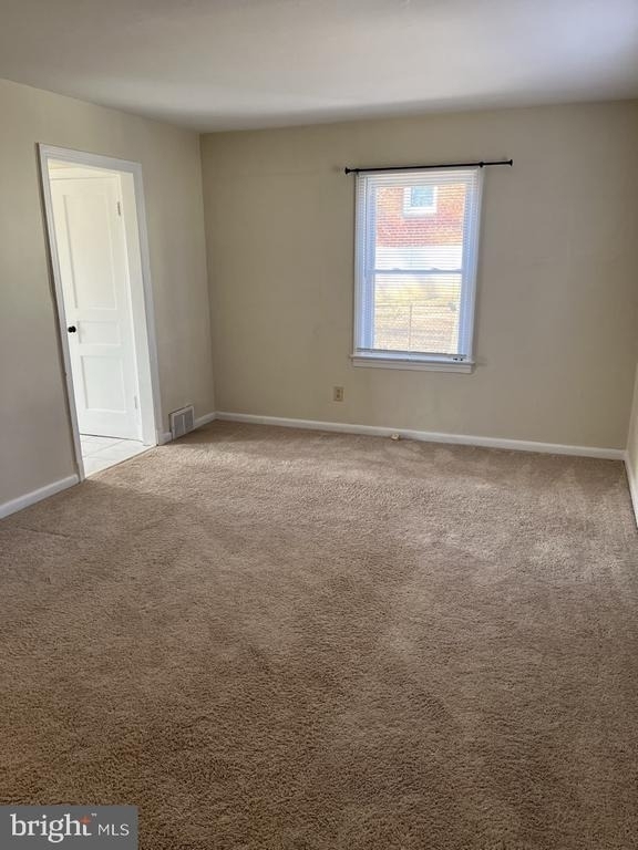 4004 74th Pl - Photo 2