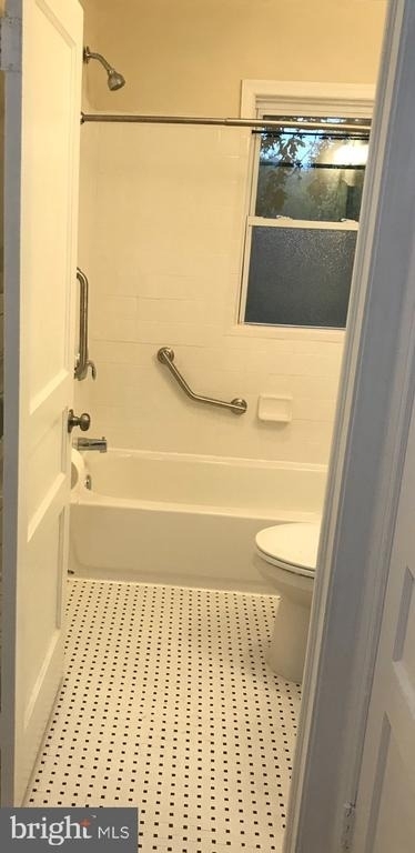 4004 74th Pl - Photo 7