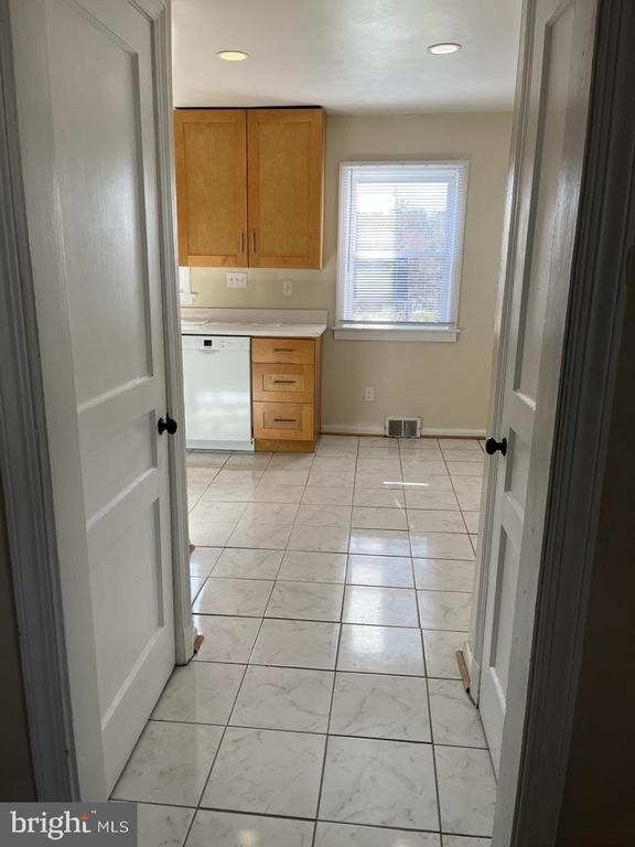 4004 74th Pl - Photo 3