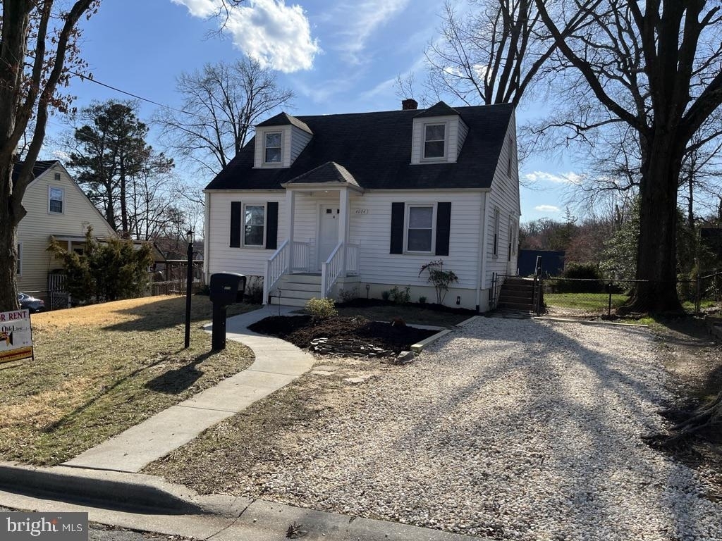 4004 74th Pl - Photo 1