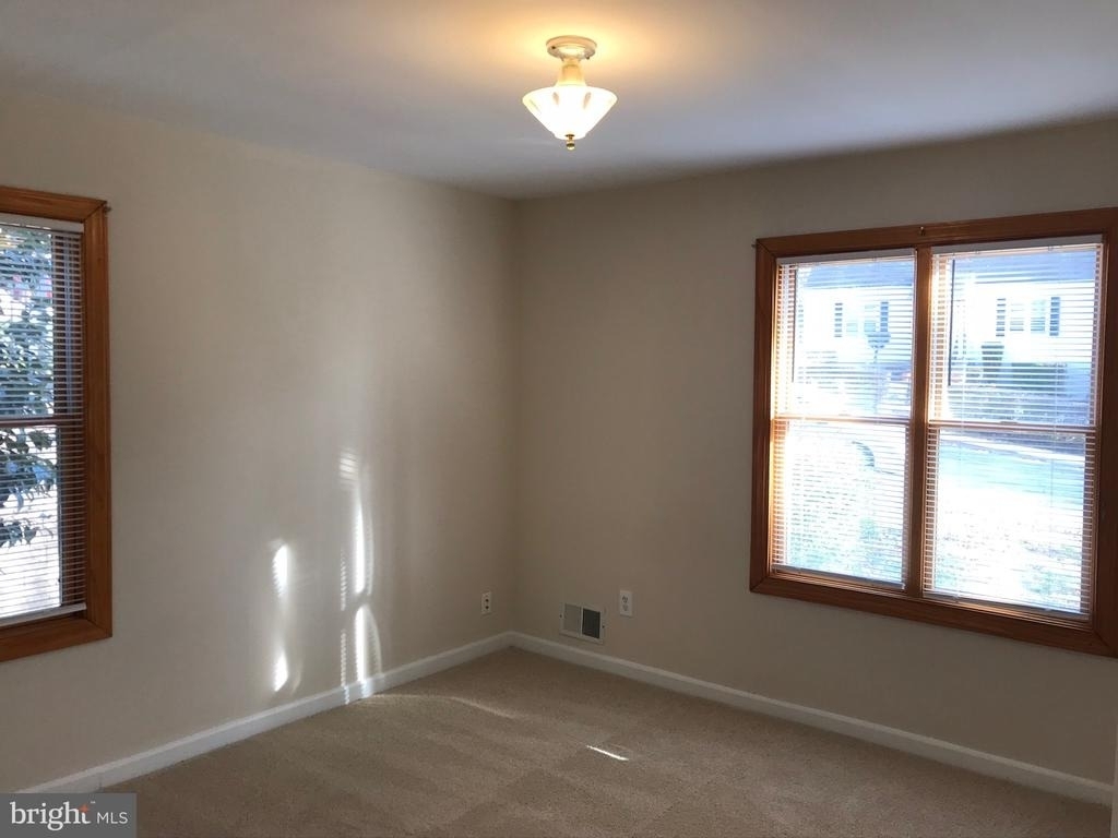5422 Varnum Street - Photo 6