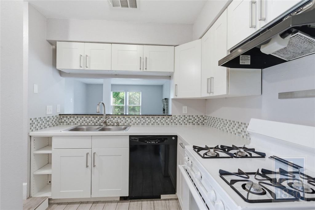 8108 Hood Cir - Photo 7
