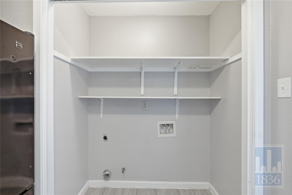 8108 Hood Cir - Photo 8