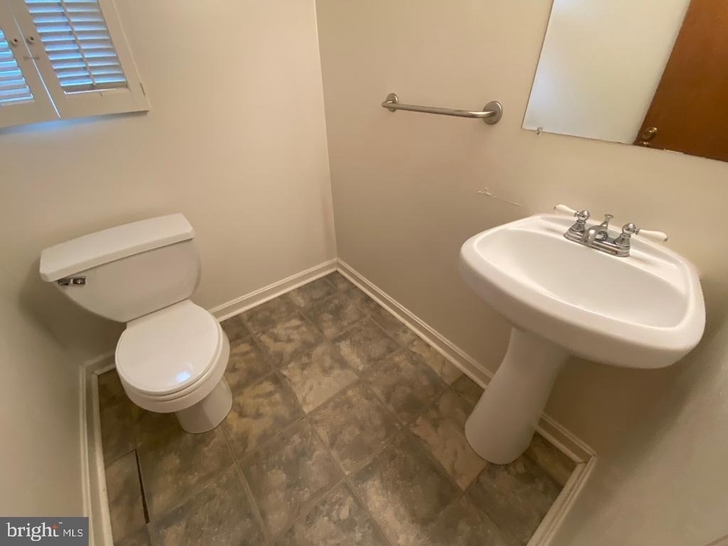 6411 E Halbert Road - Photo 5