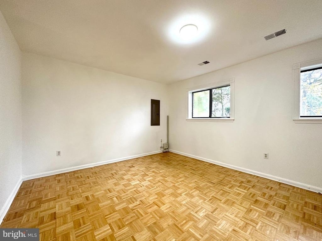 4 Renmark Court - Photo 28