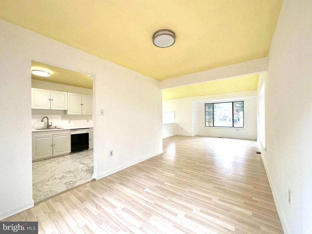 4 Renmark Court - Photo 6