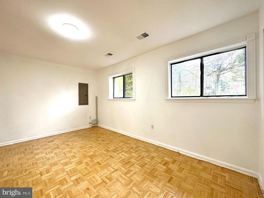 4 Renmark Court - Photo 31