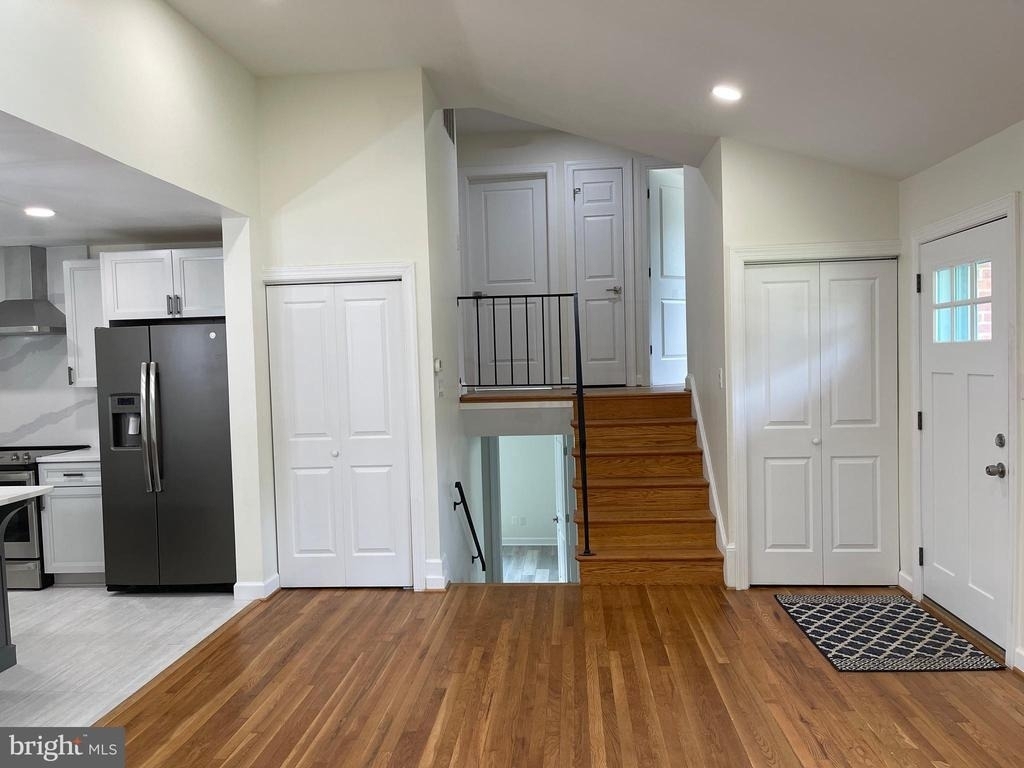 9913 Pomona Drive - Photo 8