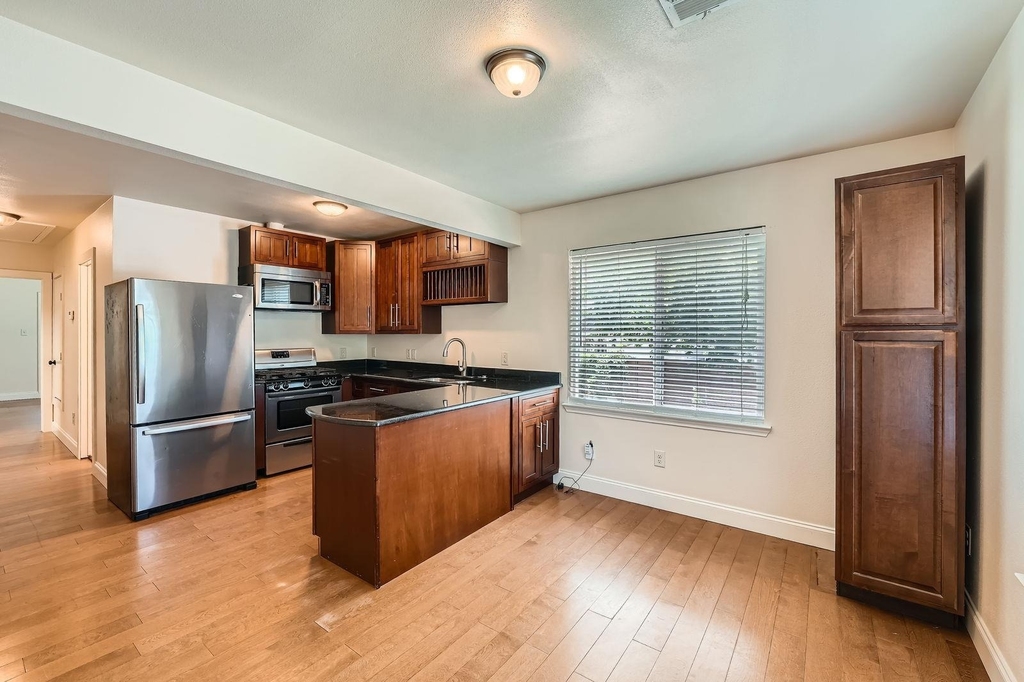 2929 E Martin Luther King Jr Blvd - Photo 9