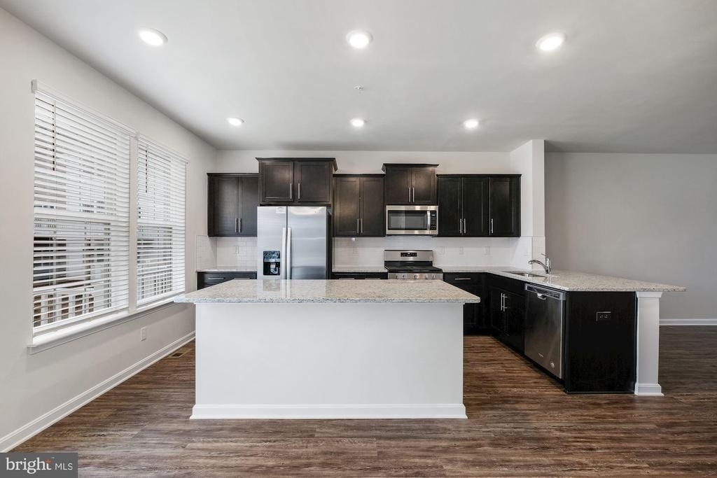 5131 Constitution Street - Photo 4