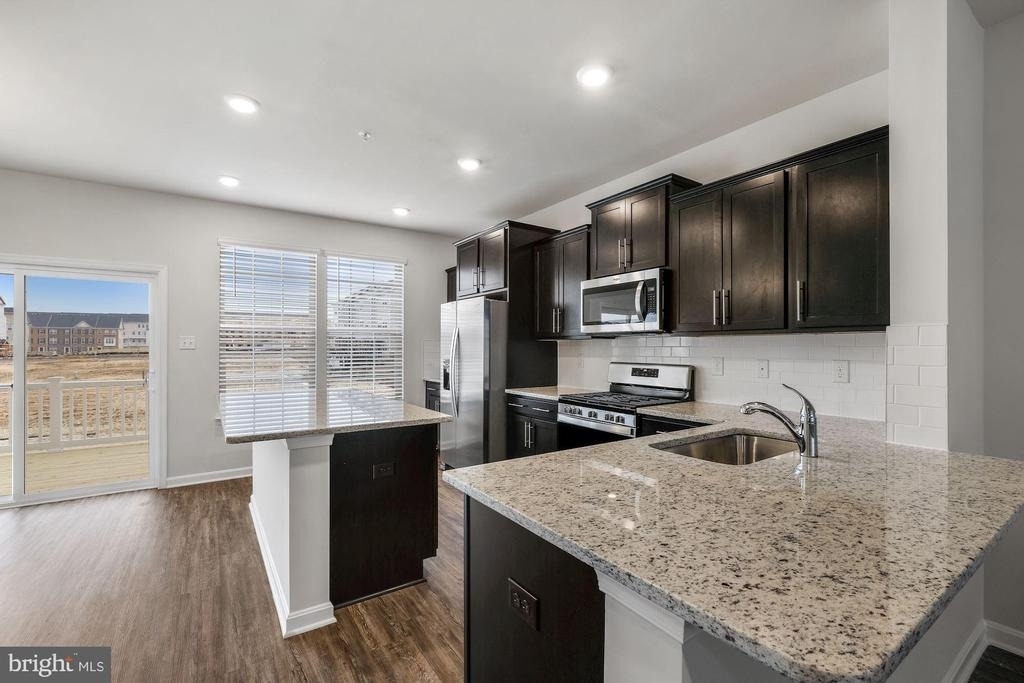 5131 Constitution Street - Photo 3