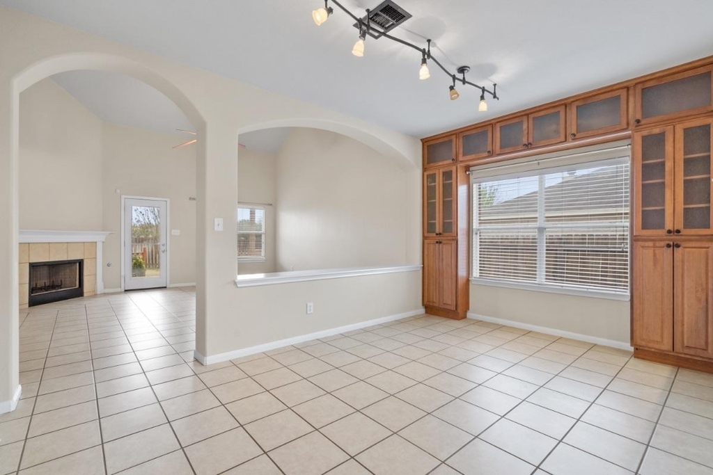 652 Dark Horse Ln - Photo 8