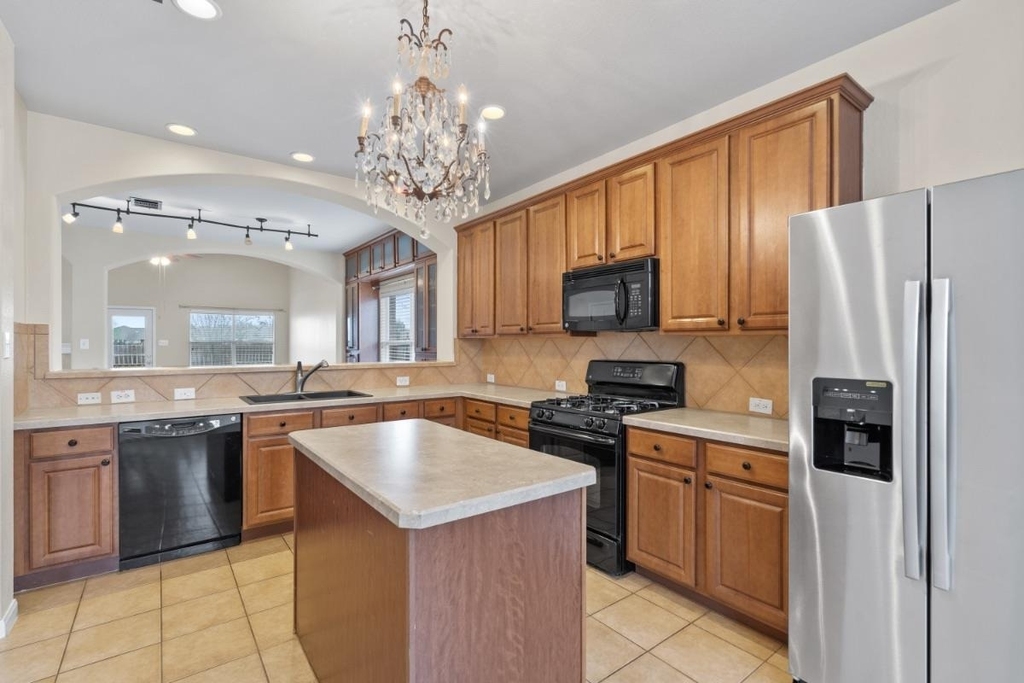 652 Dark Horse Ln - Photo 6