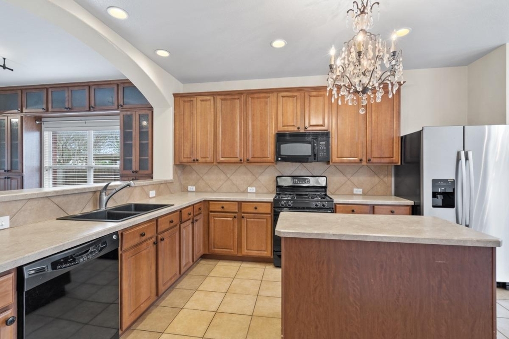 652 Dark Horse Ln - Photo 4