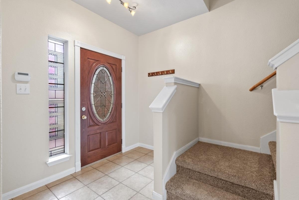 652 Dark Horse Ln - Photo 2