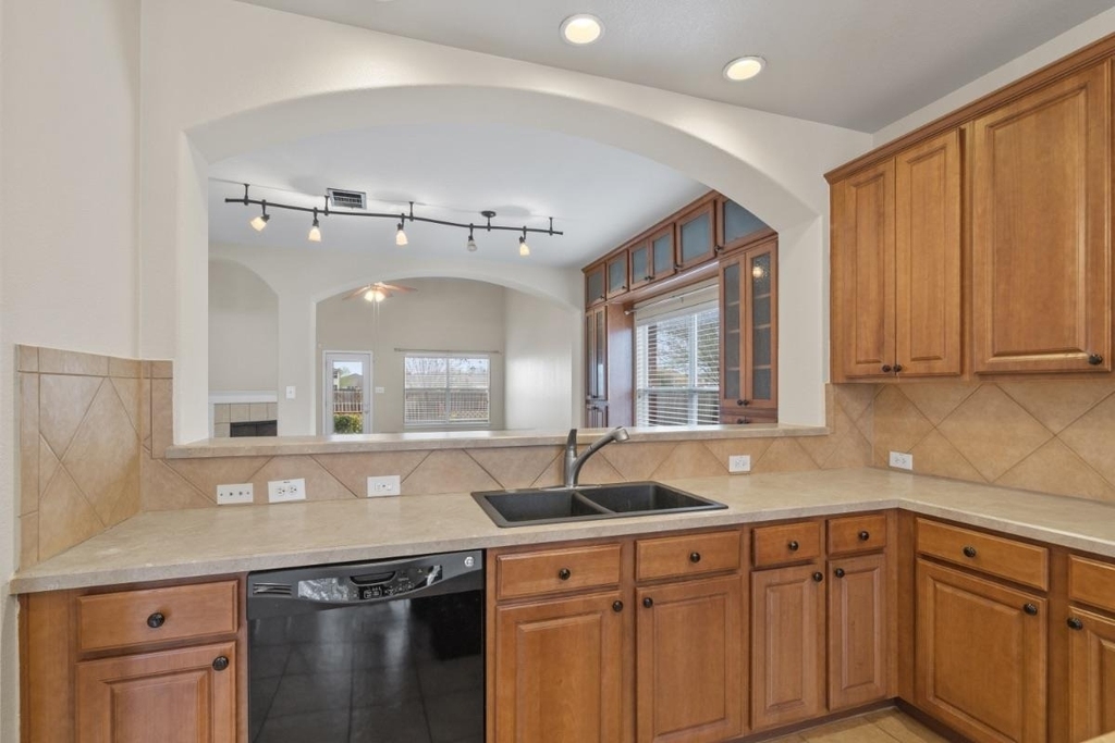 652 Dark Horse Ln - Photo 5