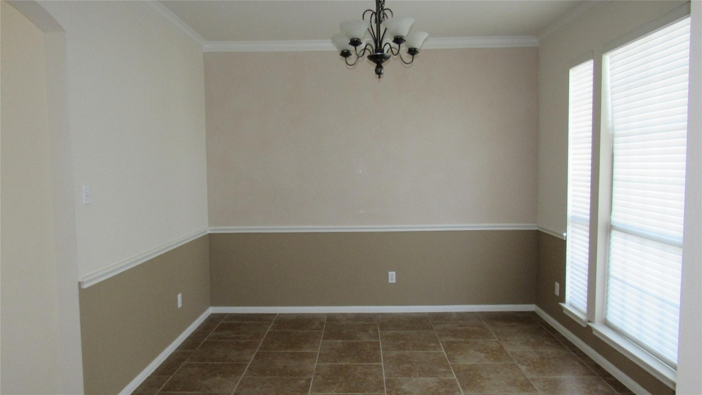 2033 Creole Dr - Photo 1