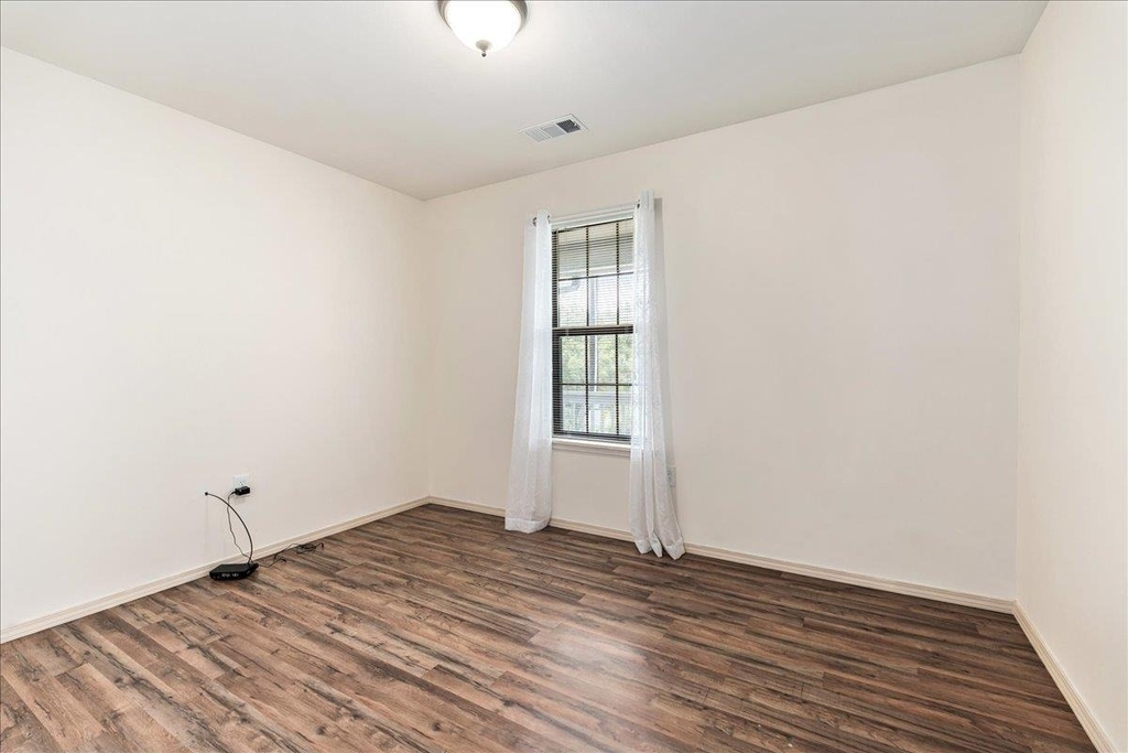 408 Breezing Ln - Photo 19