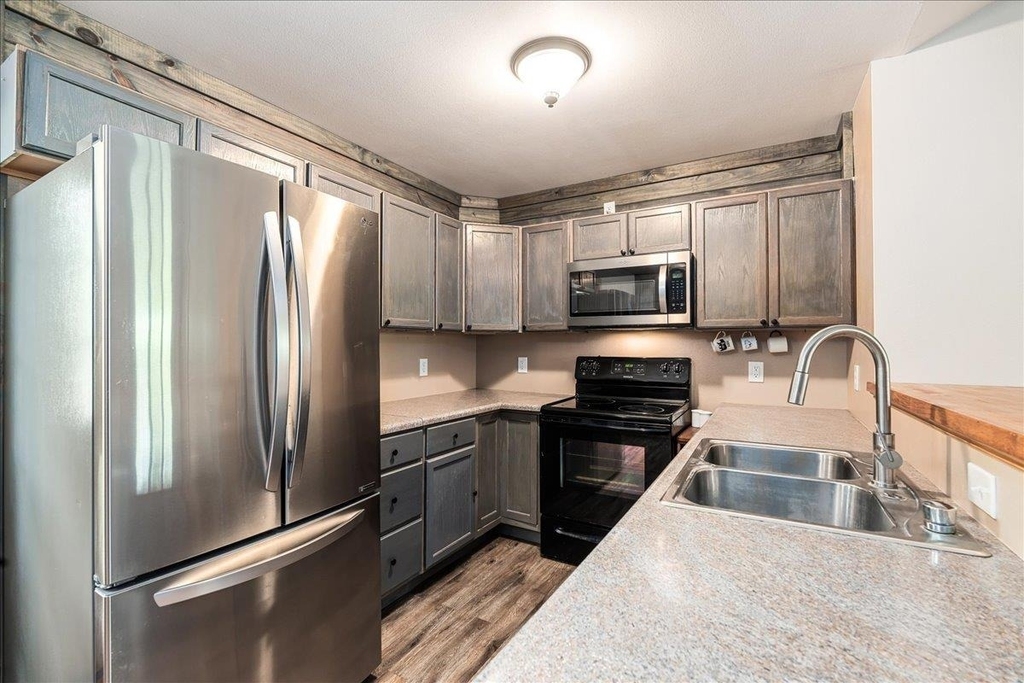 408 Breezing Ln - Photo 13