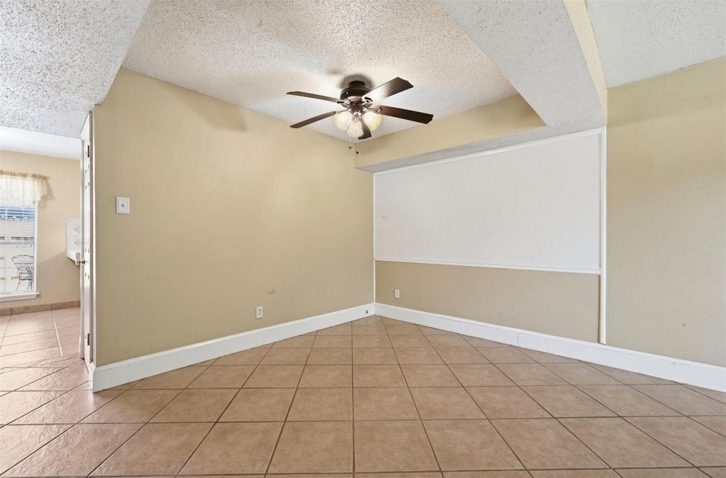 9009 N Plaza Dr - Photo 7