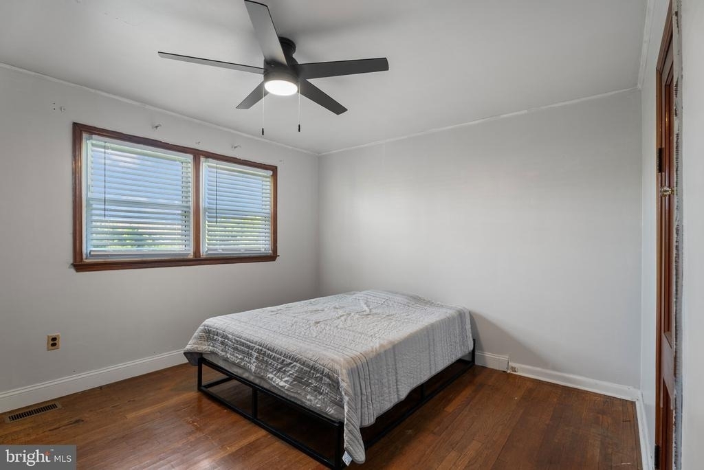 15605 Hanover Pike - Photo 10