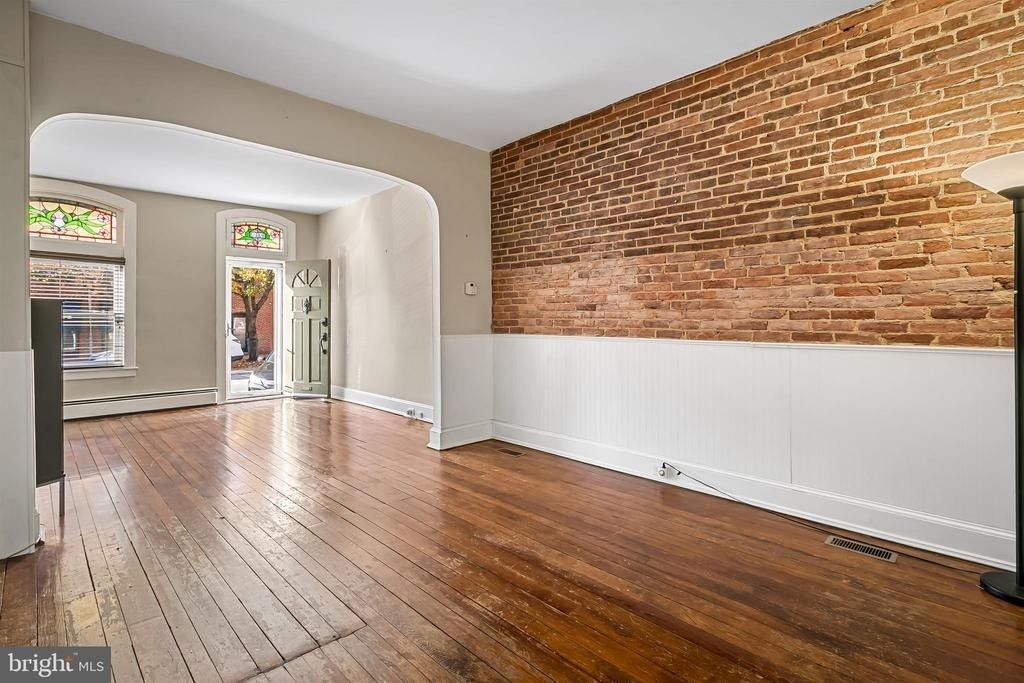 719 S Montford Avenue - Photo 9