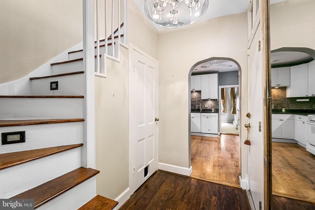 719 S Montford Avenue - Photo 11